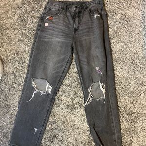 american eagle ripped mom jeans
